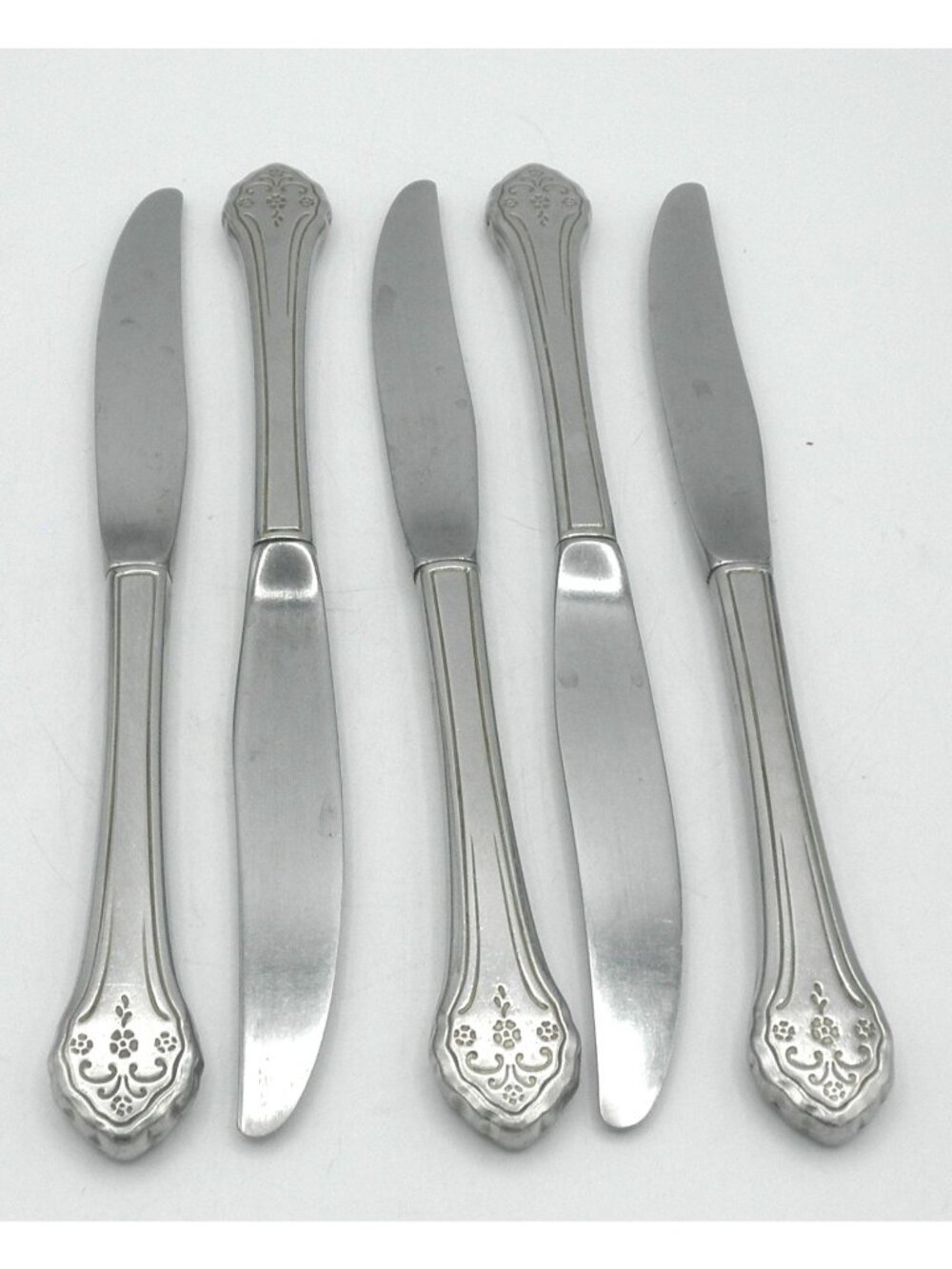 Lakewood Stainless by Oneida 9 Inch Modern Solid Knife Set of 5 Pattern: OHSLAKE